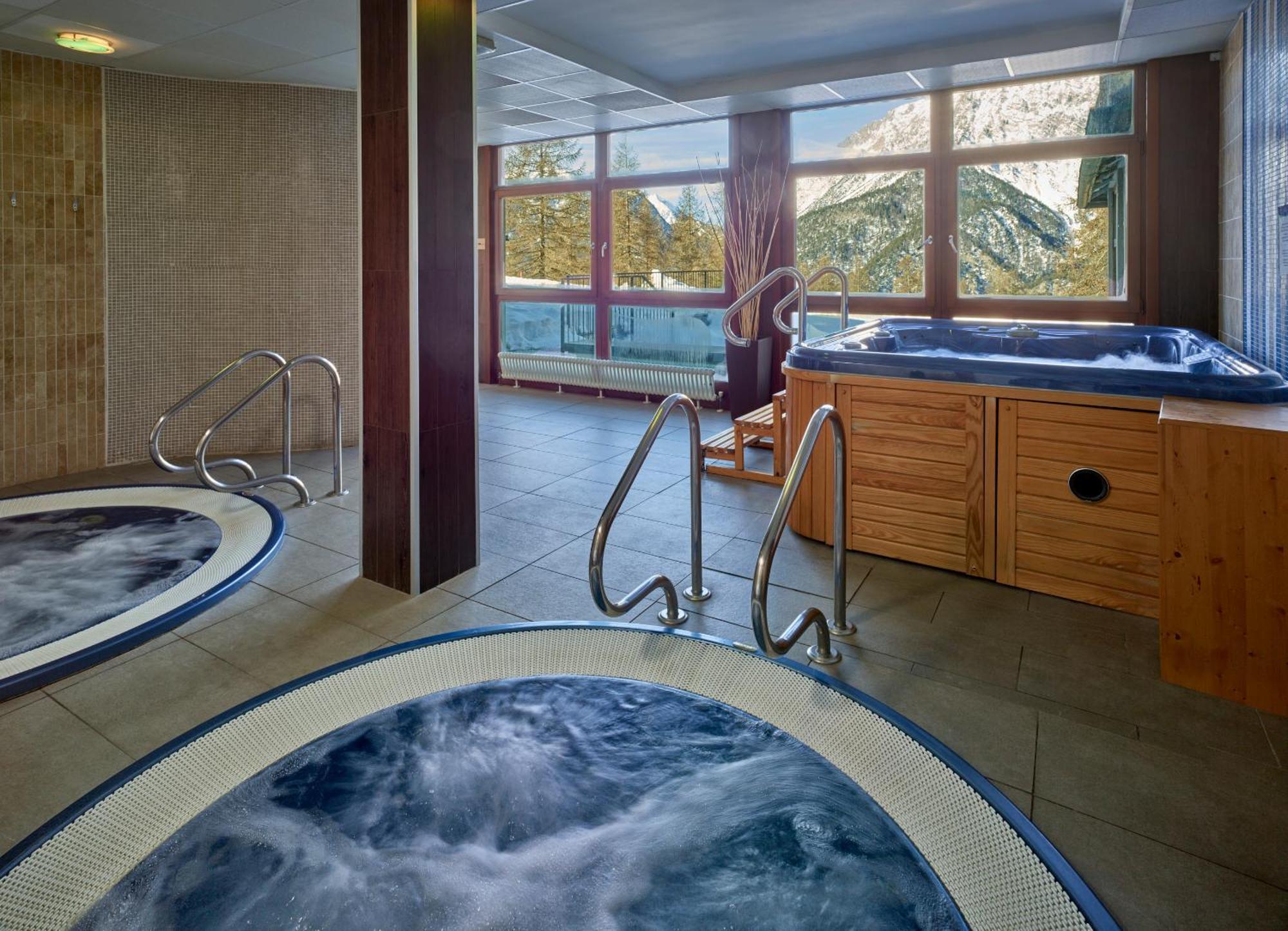 Hotel Sansicario Majestic Чезана-Торинезе Екстер'єр фото